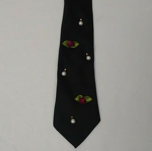 Vintage Rose Bud Pearl Black Tie Alyssa